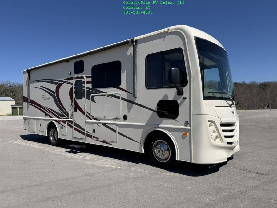 2020 Fleetwood Flair 28A, Motor