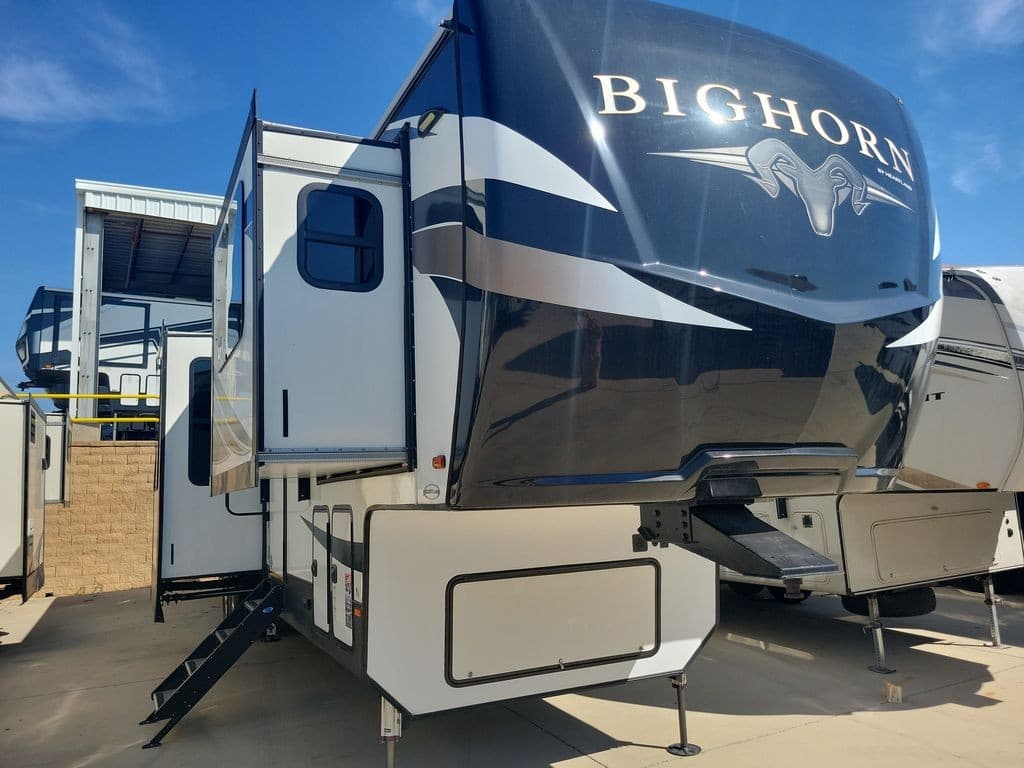 2019 Heartland Bighorn 3950FL
