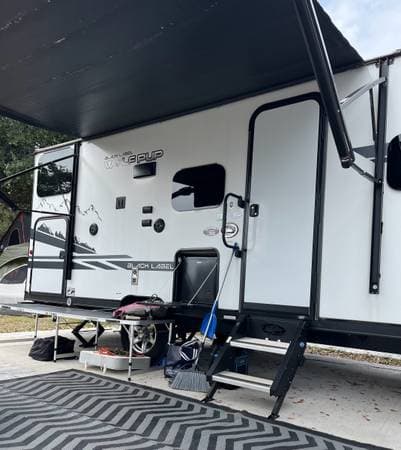 null null Wolf Pup Black Label