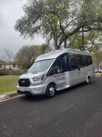 2021 Leisure Travel Van Wonder Rear Twin Bed Motor Home