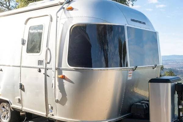 null Airstream Fully Equipped2024  Bambi 19CB – Polished Aluminum,