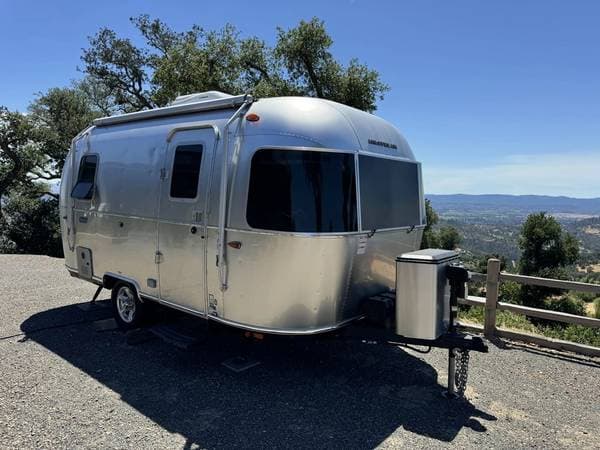 null Airstream travel2024 Bambi 19CB  – Compact, Kitchen, Sleeping, Bath