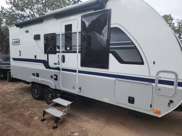 2023 Lance 1875