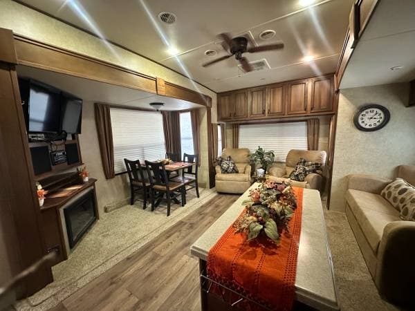 2014 Unknown Beautiful  36’