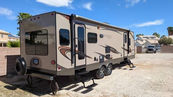 2014 Unknown Evergreen Ever-Lite 30 ft