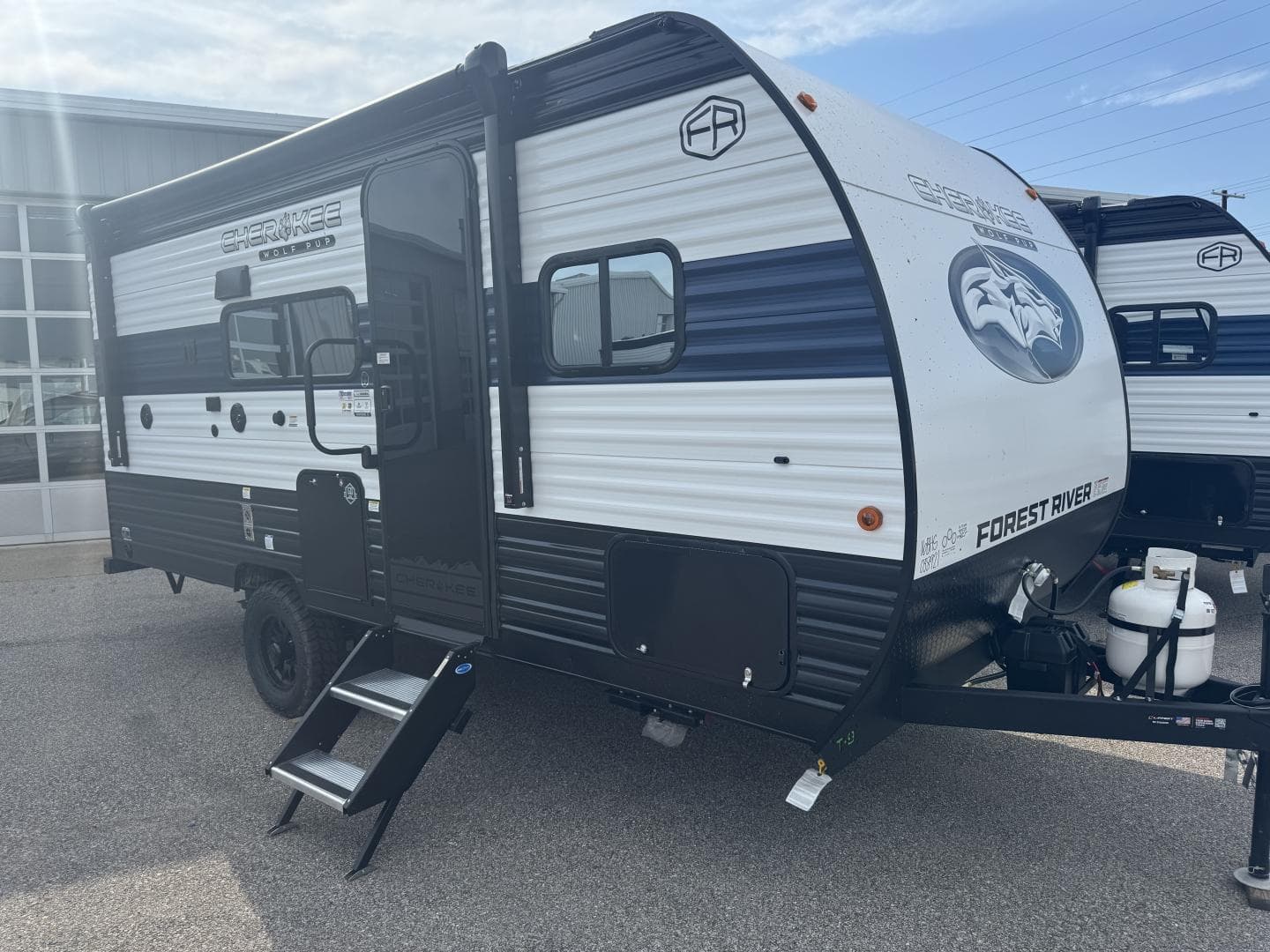 2026 Forest River CHEROKEE WOLF PUP 16BHSW