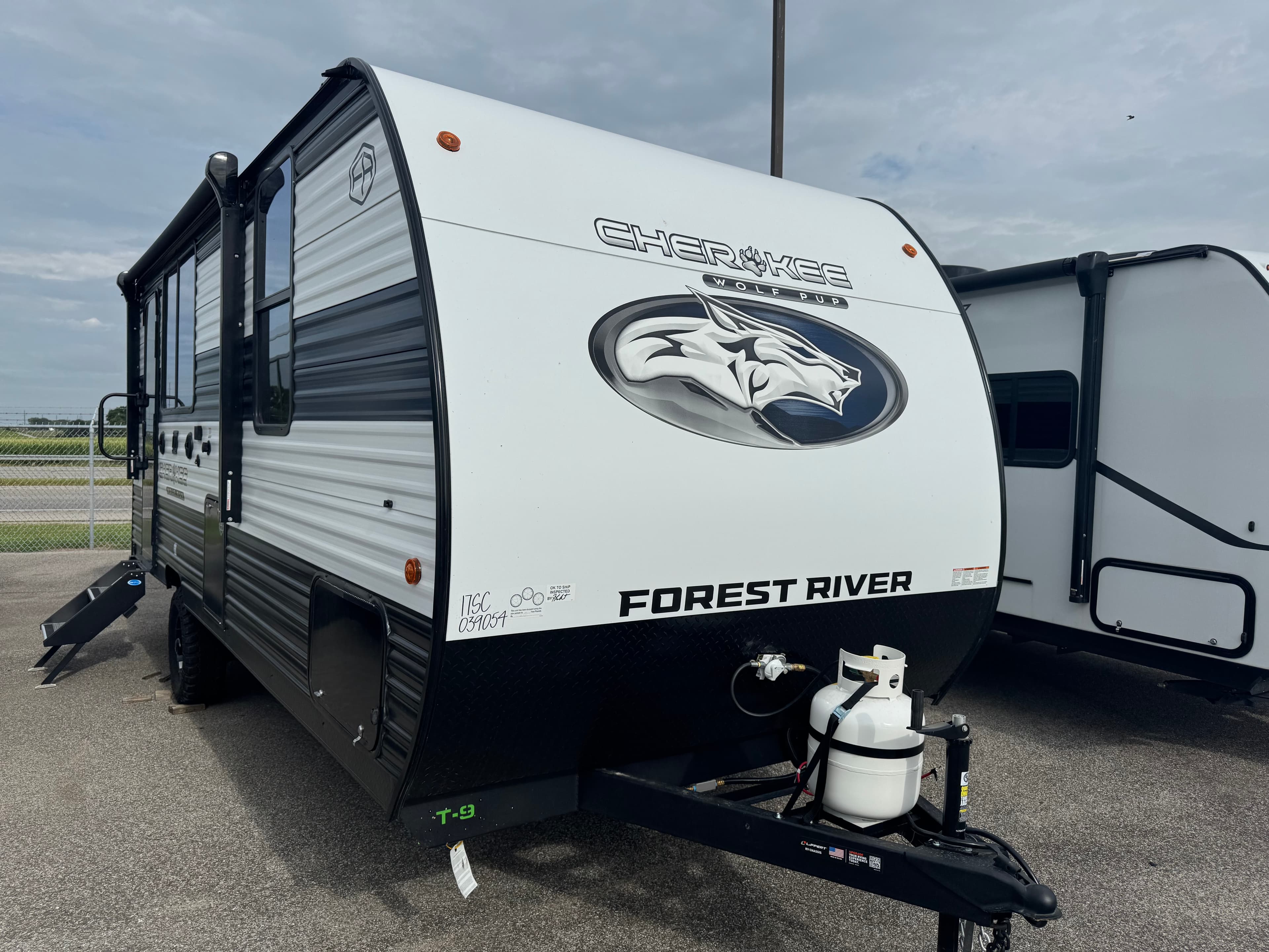 2026 Forest River CHEROKEE WOLF PUP 17SC