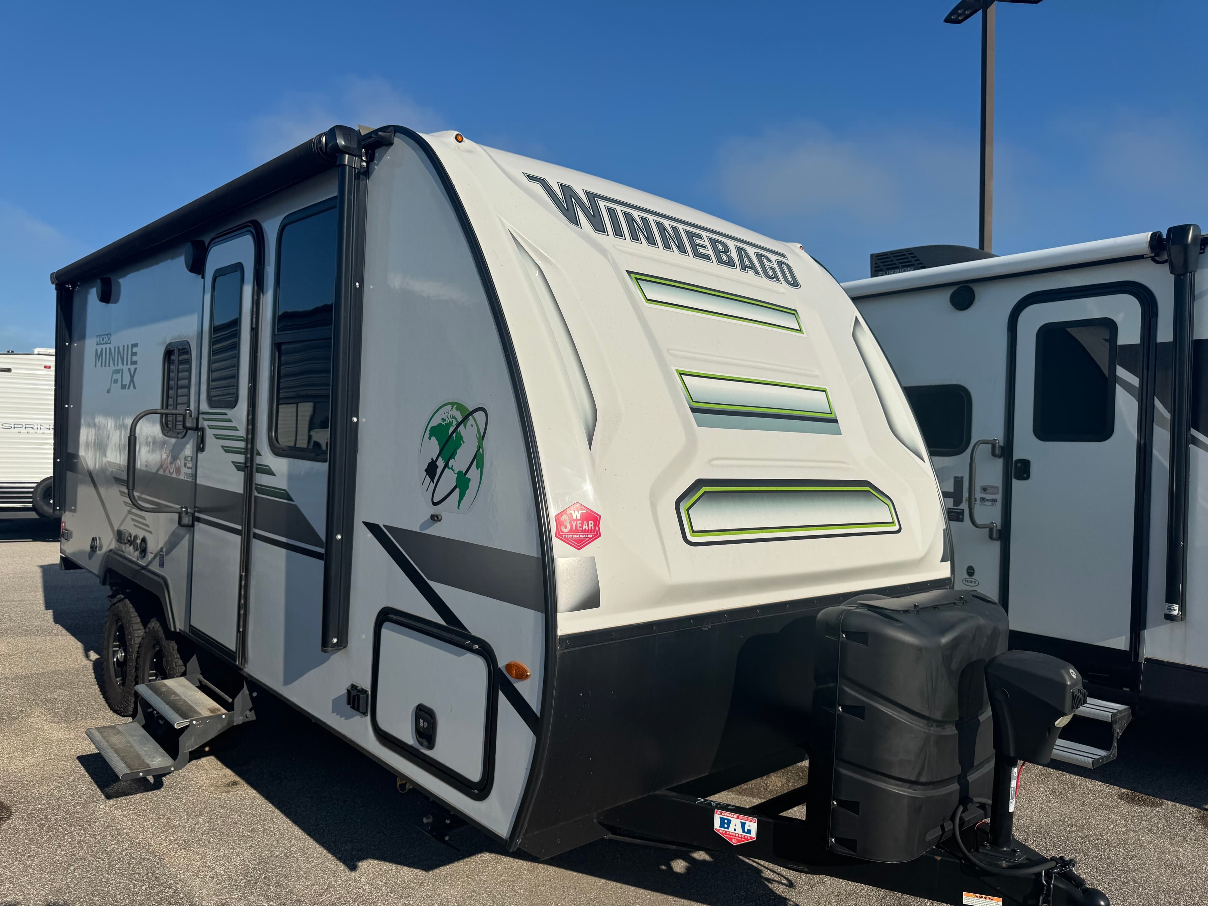 2022 Winnebago MICRO MINNIE FLX 2108DS
