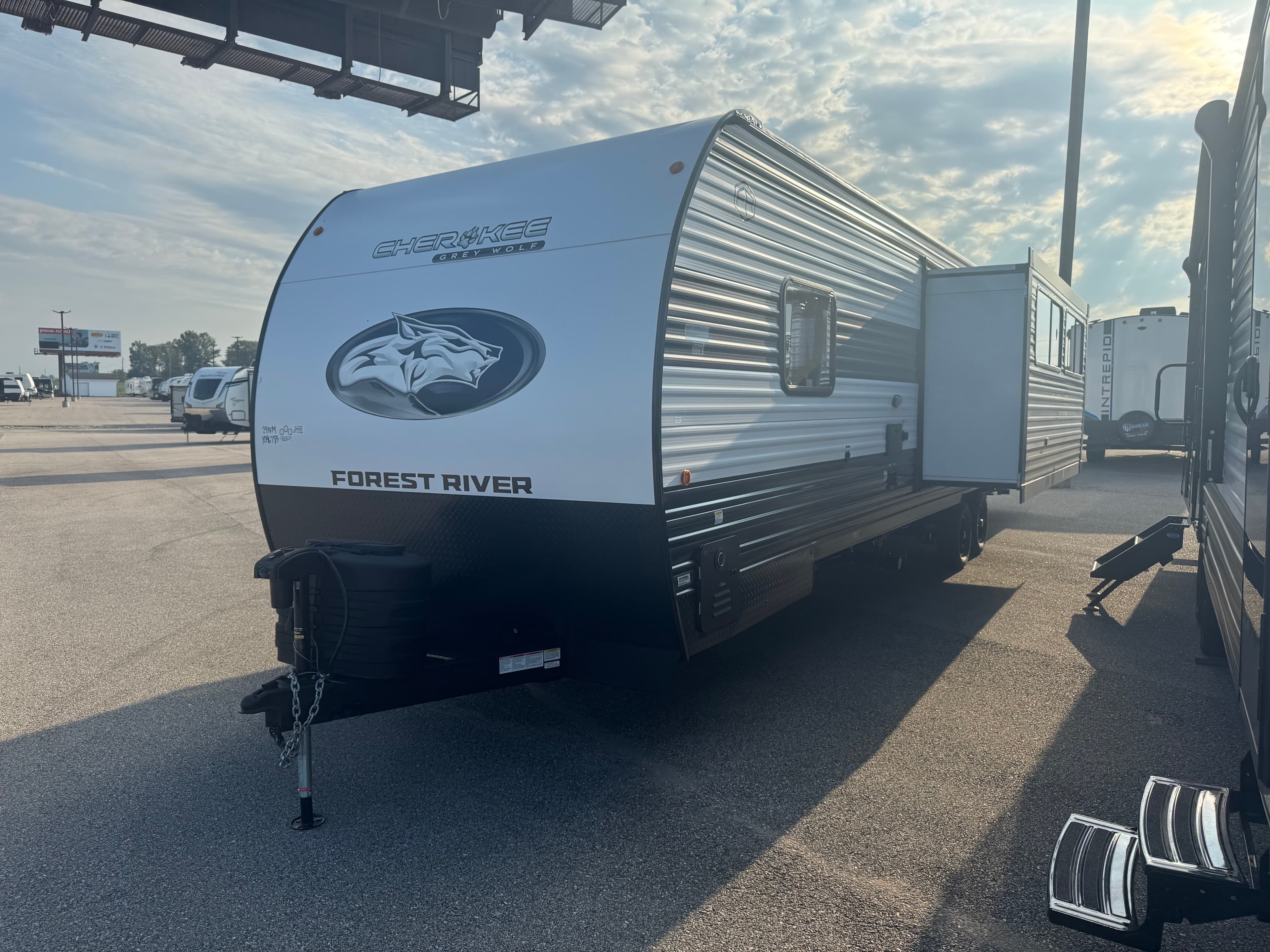 2026 Forest River CHEROKEE GREY WOLF 29NM