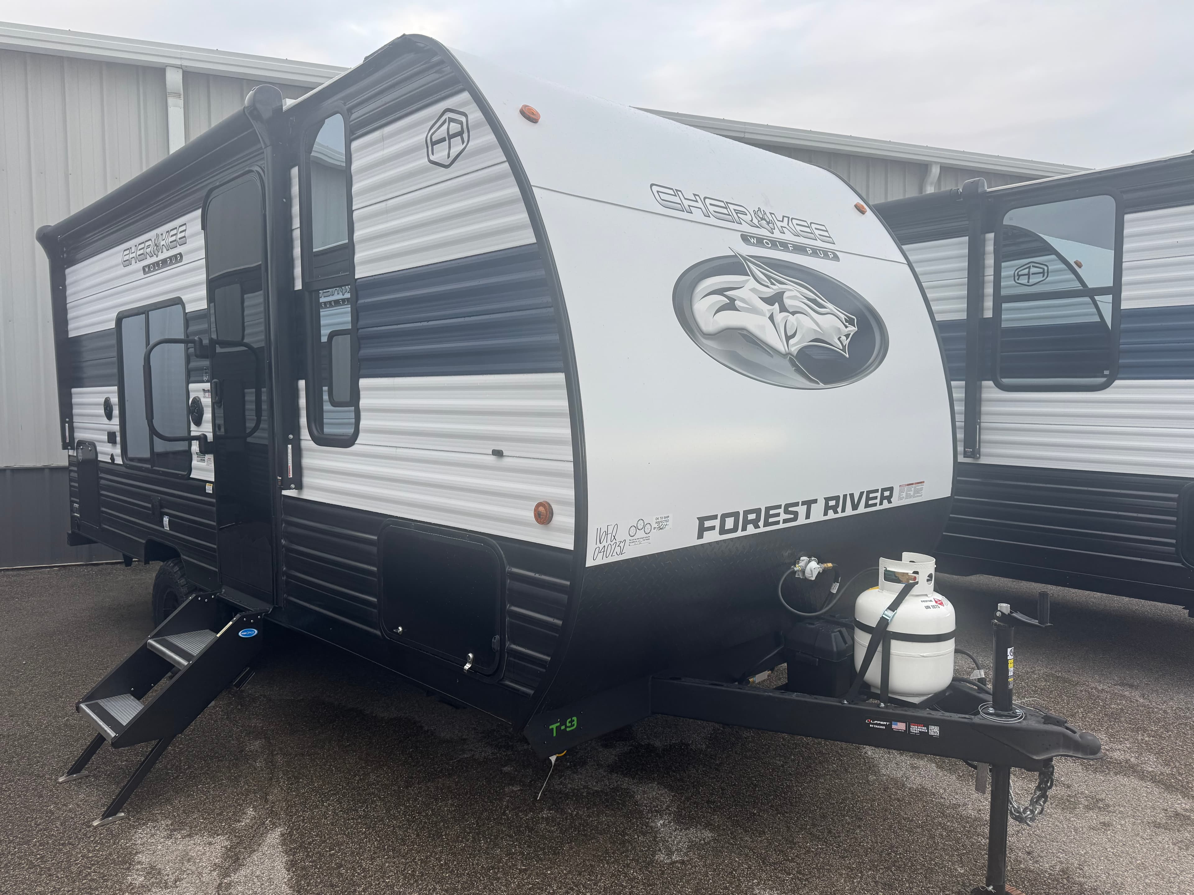 2026 Forest River CHEROKEE WOLF PUP 16FQW