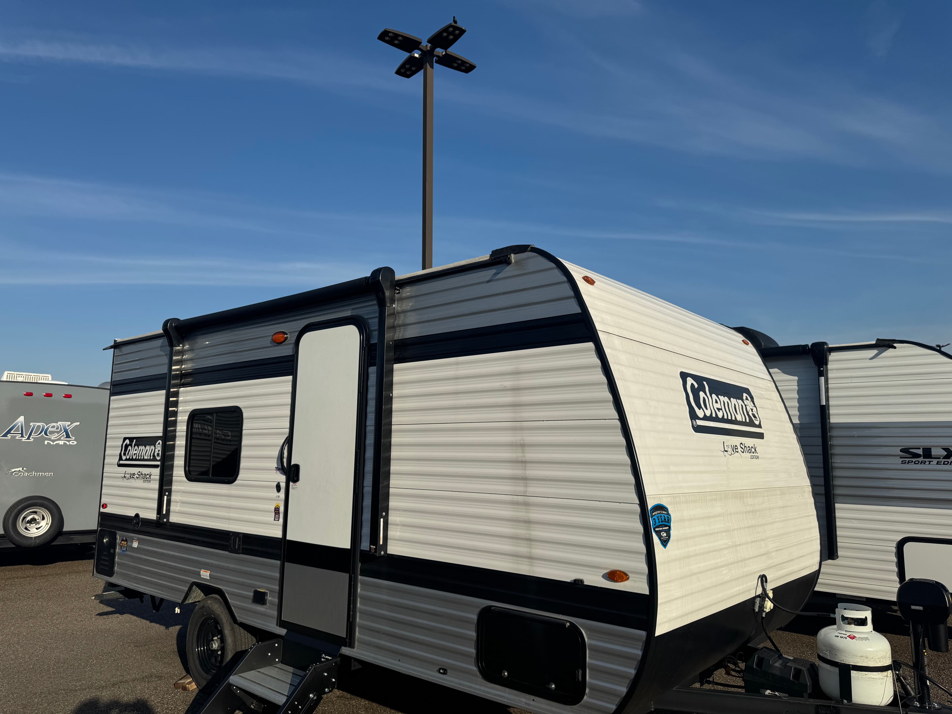 2025 Coleman LANTERN 17R