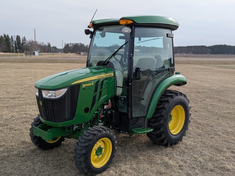 2023 John Deere 3046R