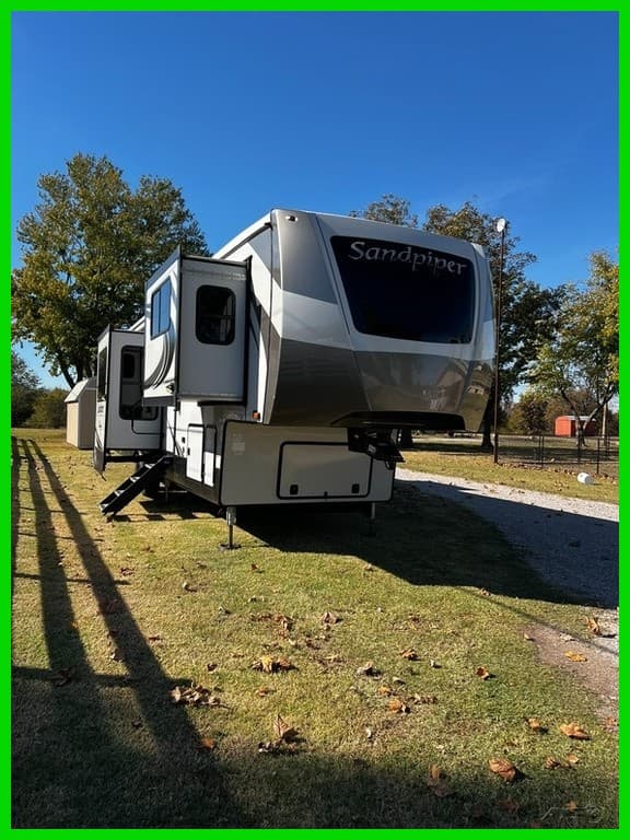 2022 Forest River Sandpiper Luxury 391FLRB