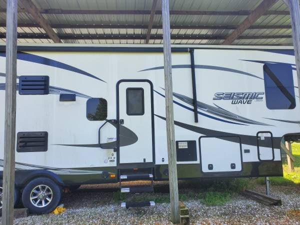 2016 Jayco Seismic Wave