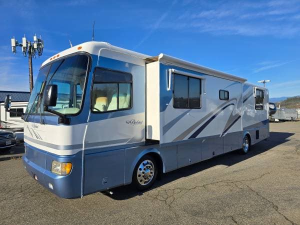 2001 Monaco Diplomat diesel pusher