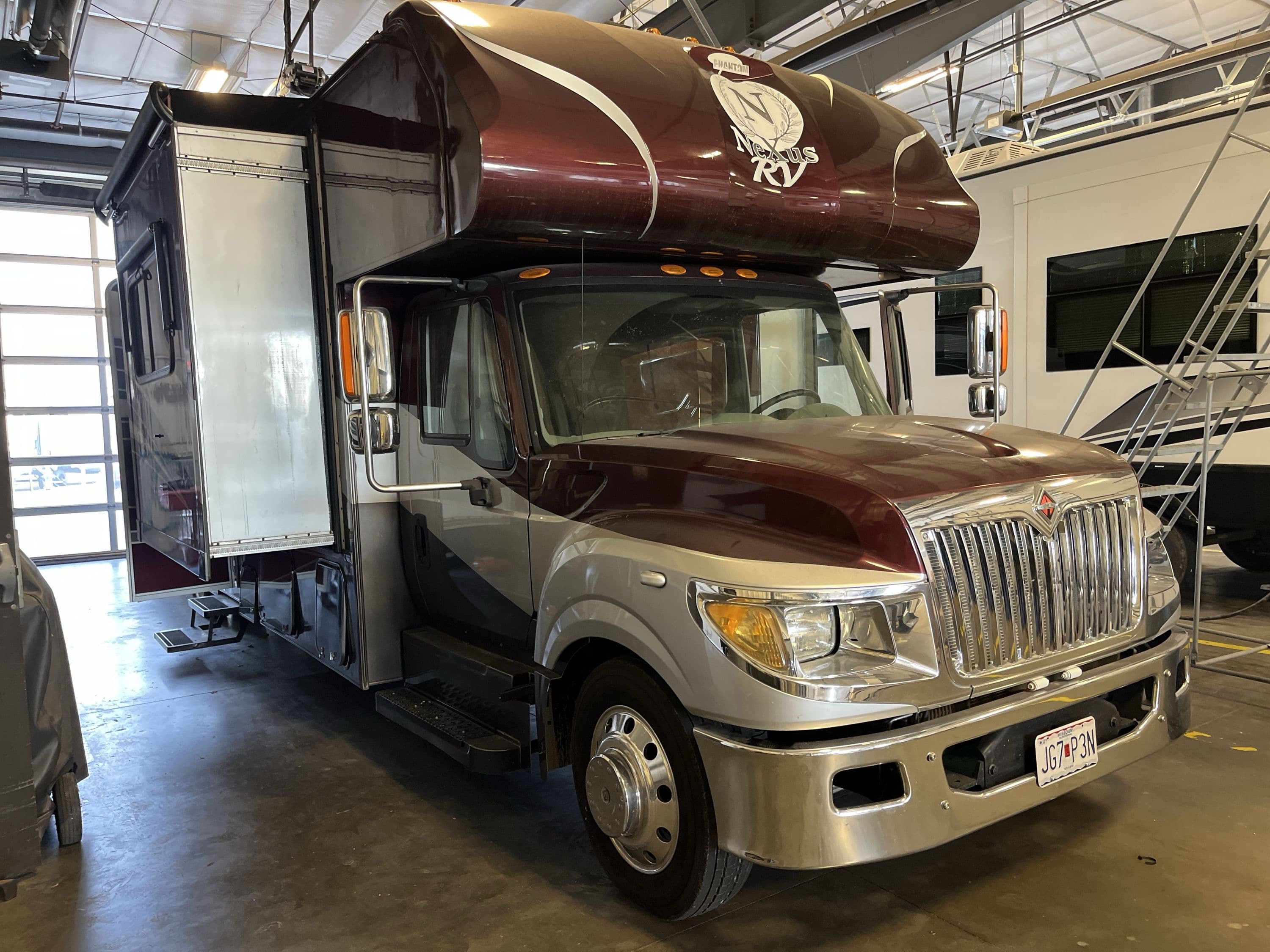 2016 Nexus Rv Phantom Super C 32Sc