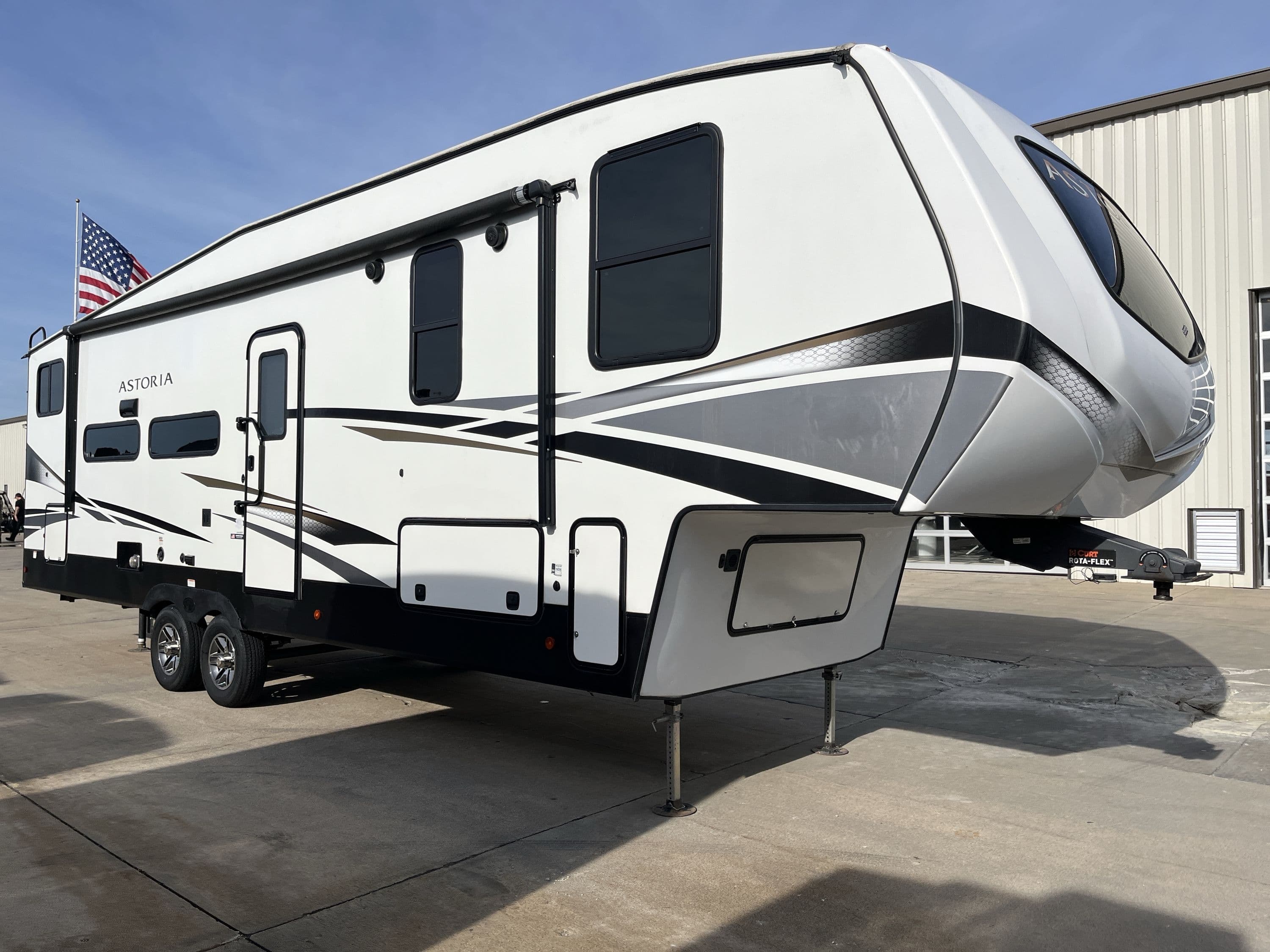 2022 Dutchmen Astoria 2943Bhf