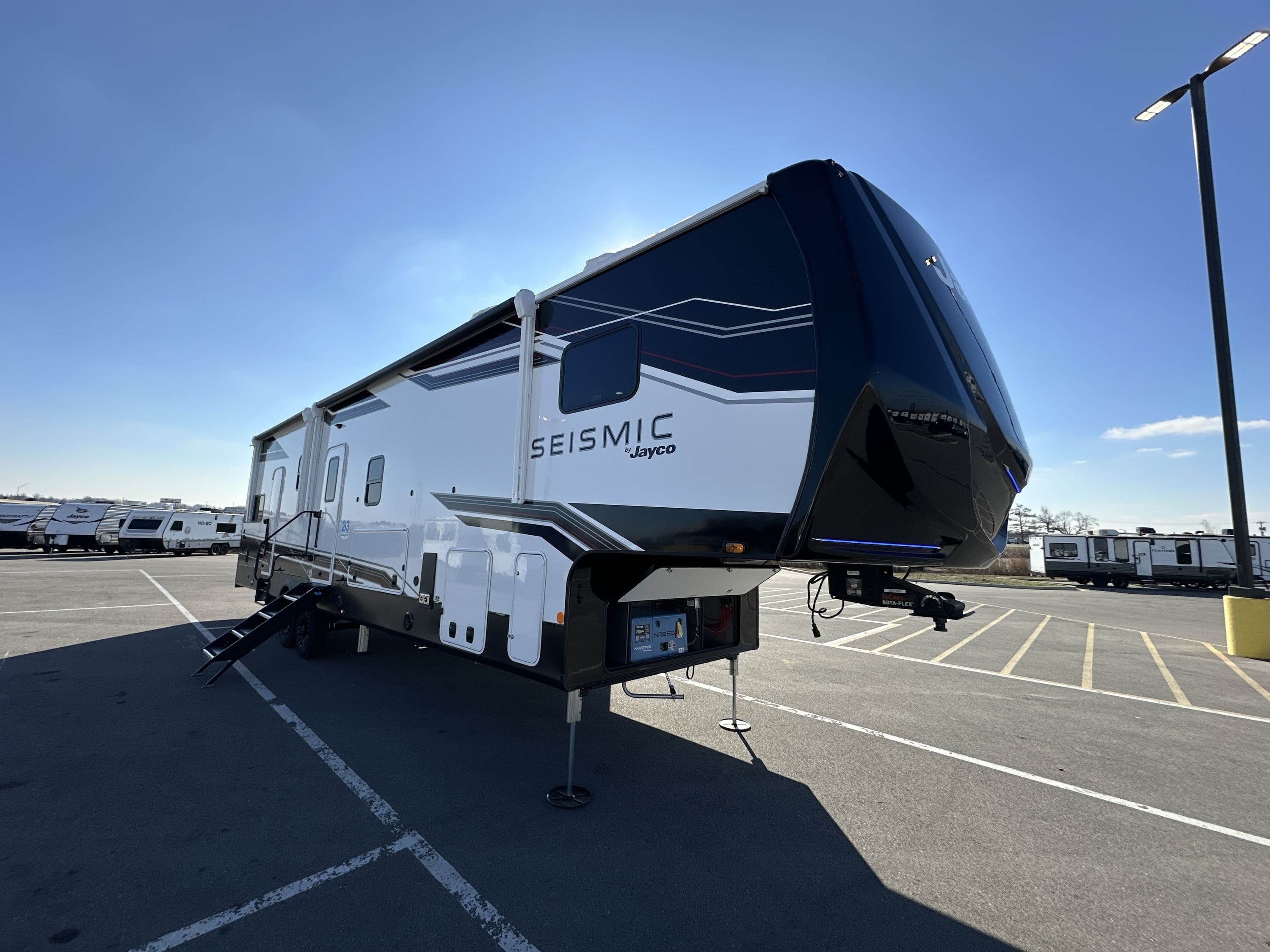 2026 Jayco Seismic 359
