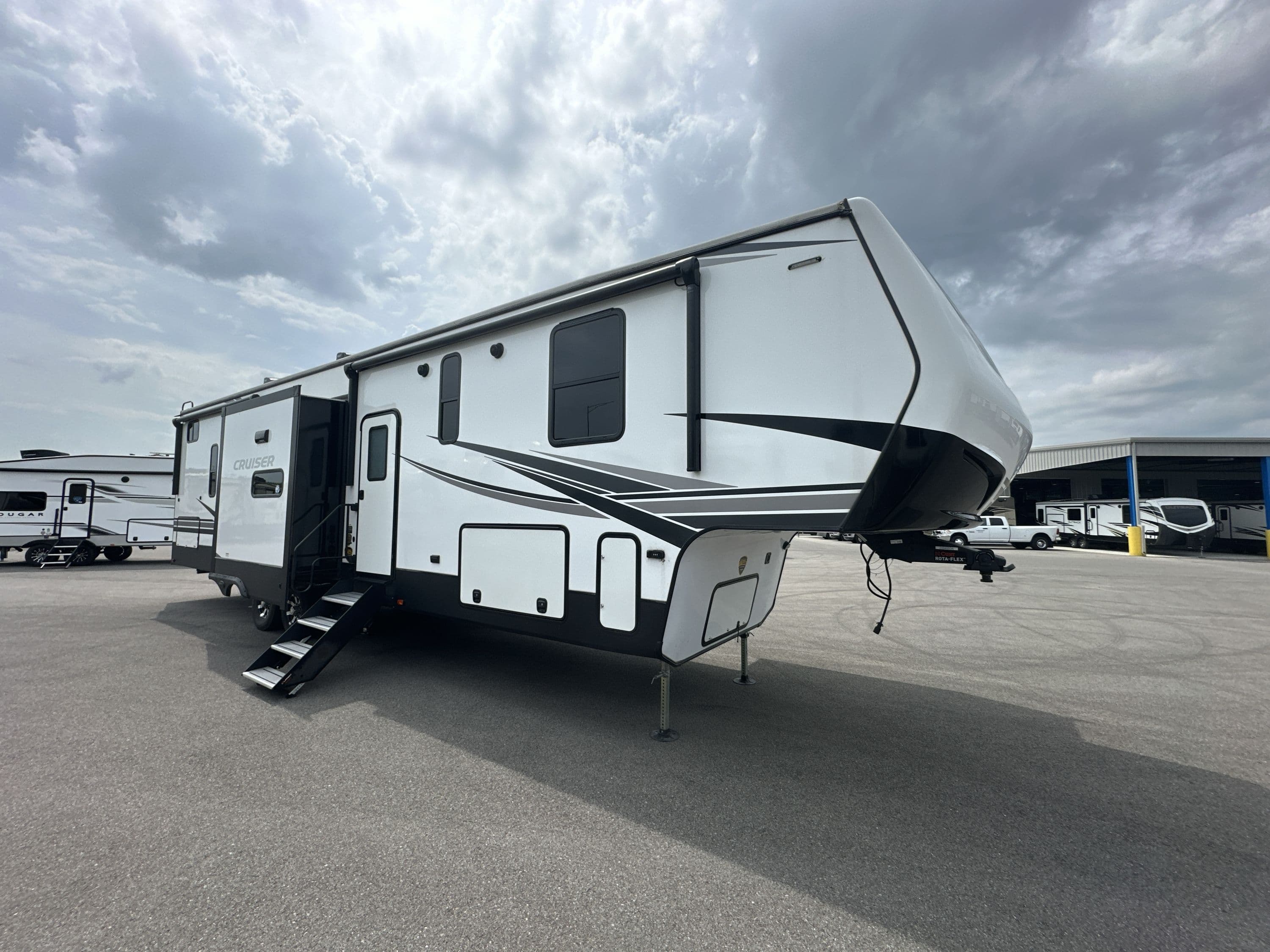 2022 CrossRoads Cruiser 3851Bl