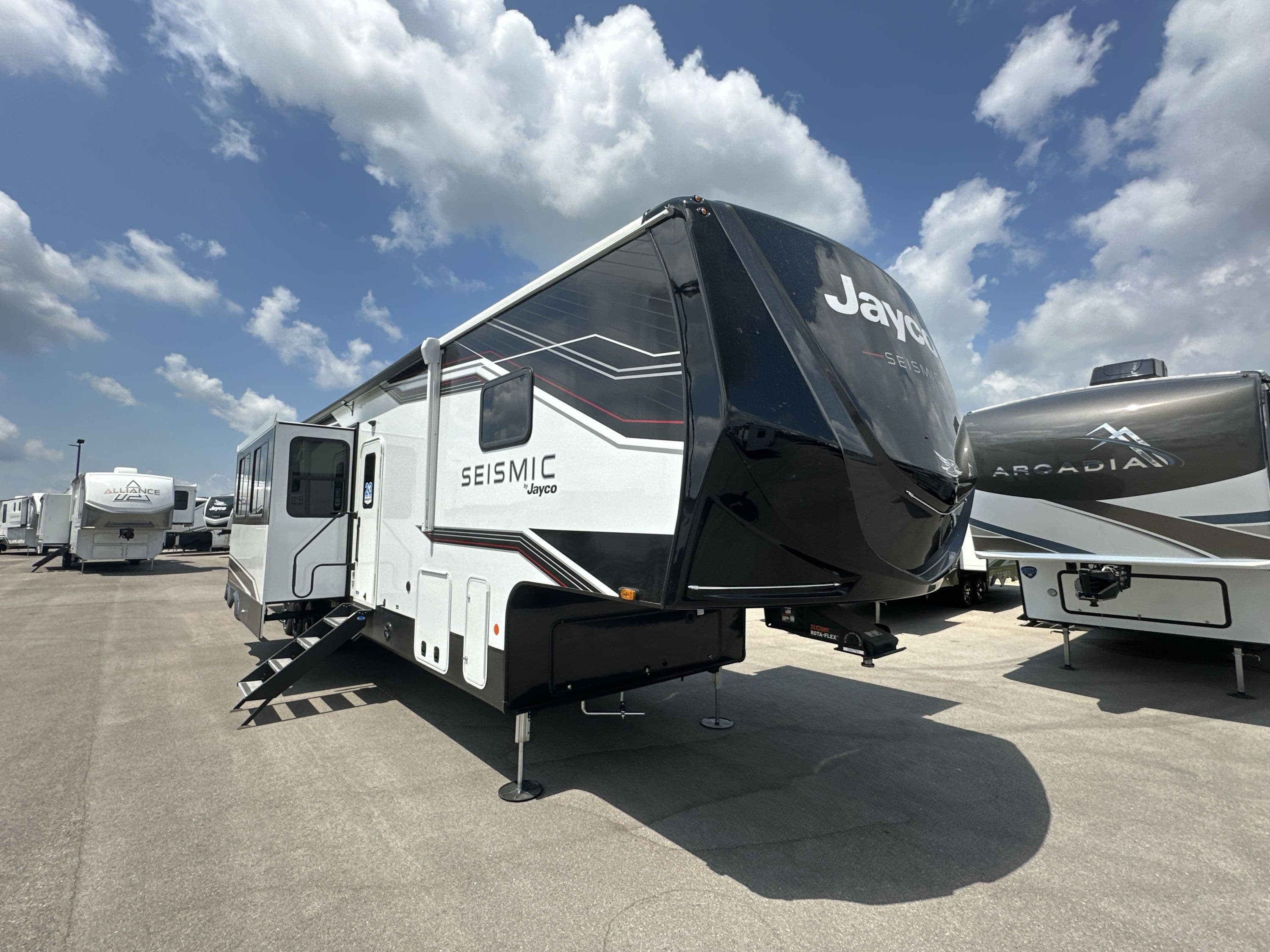 2026 Jayco Seismic 395