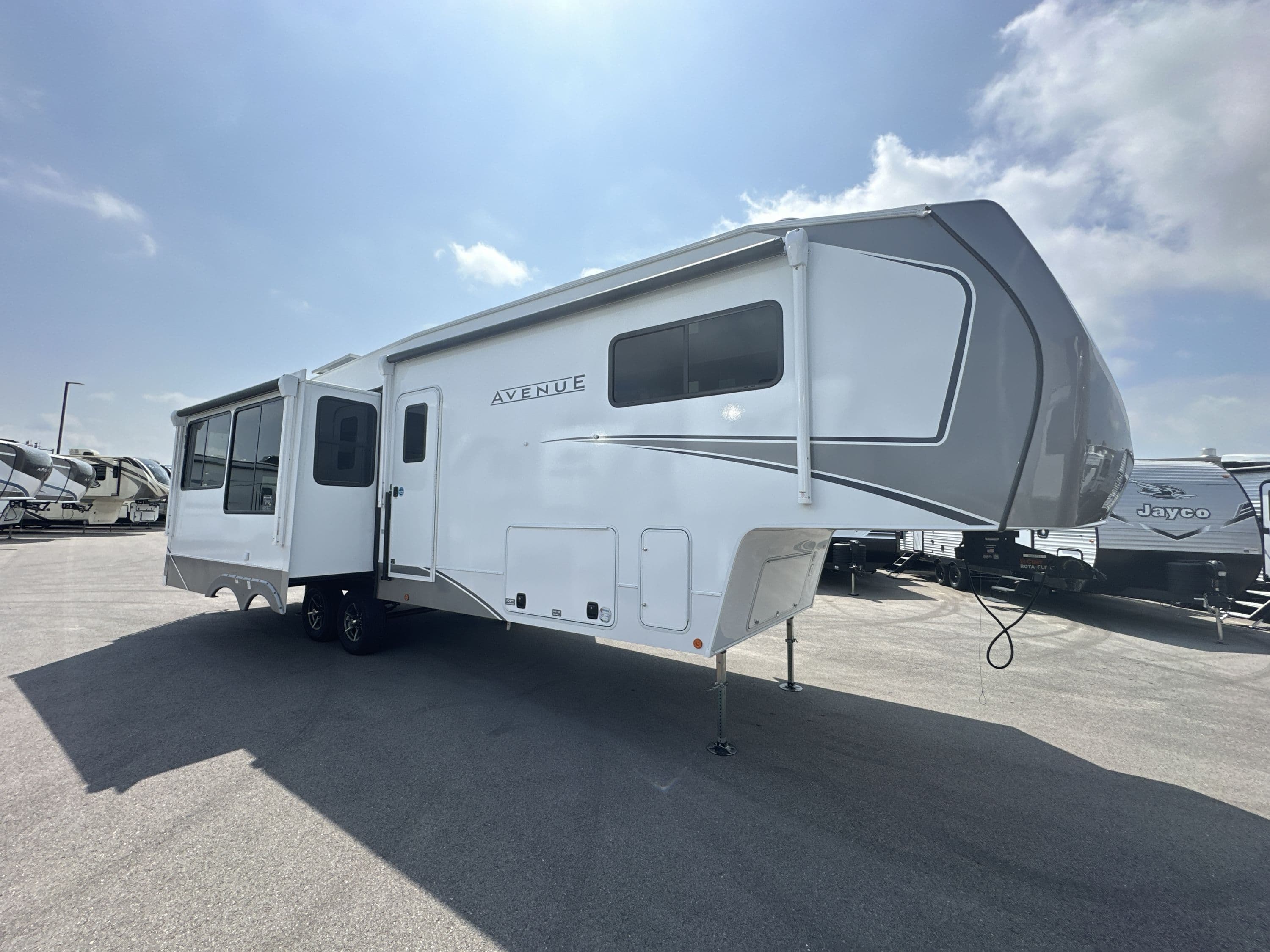 2026 Alliance Avenue 32Rls