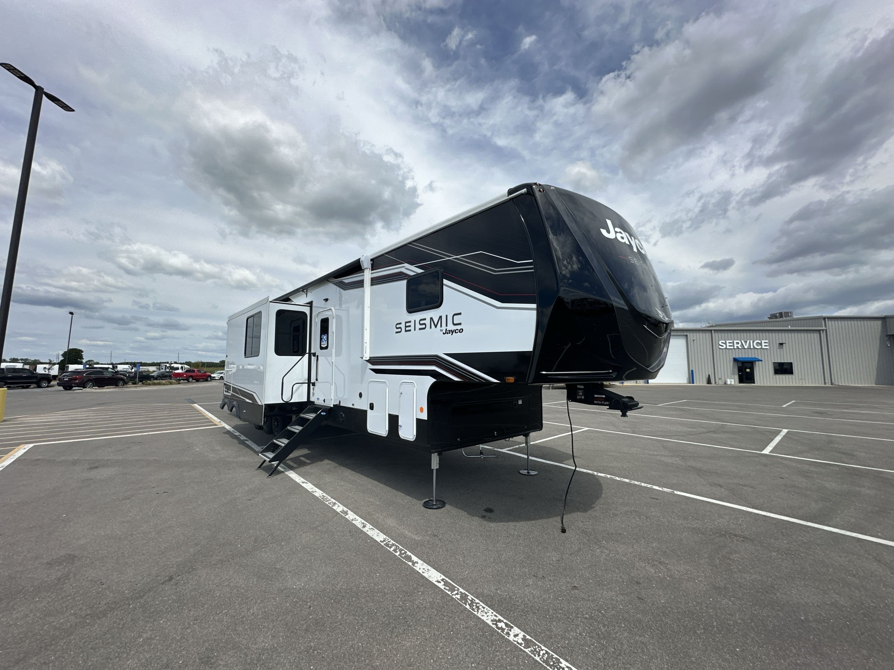 2026 Jayco Seismic 399