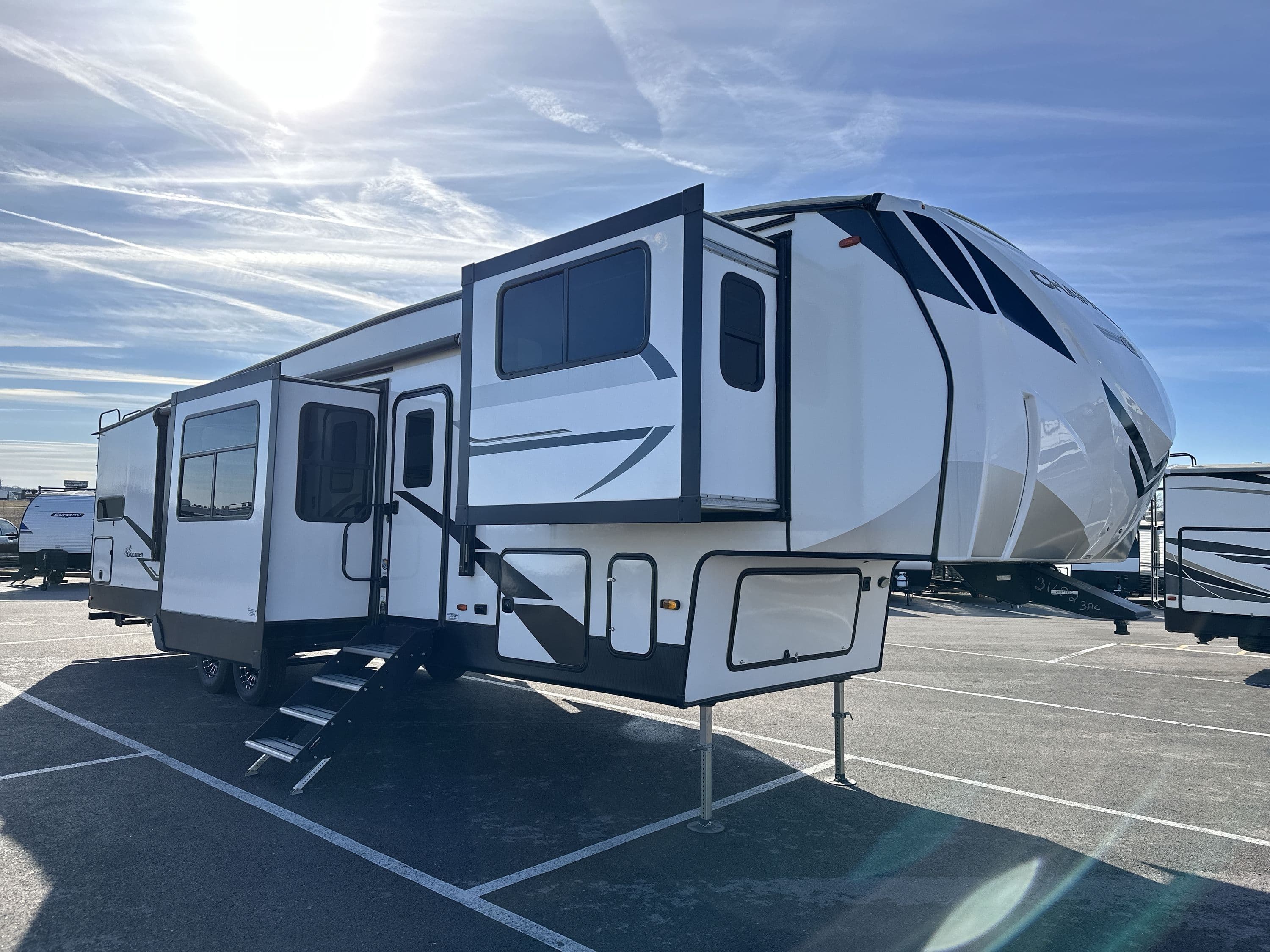 2024 Coachmen Chaparral 334Fl