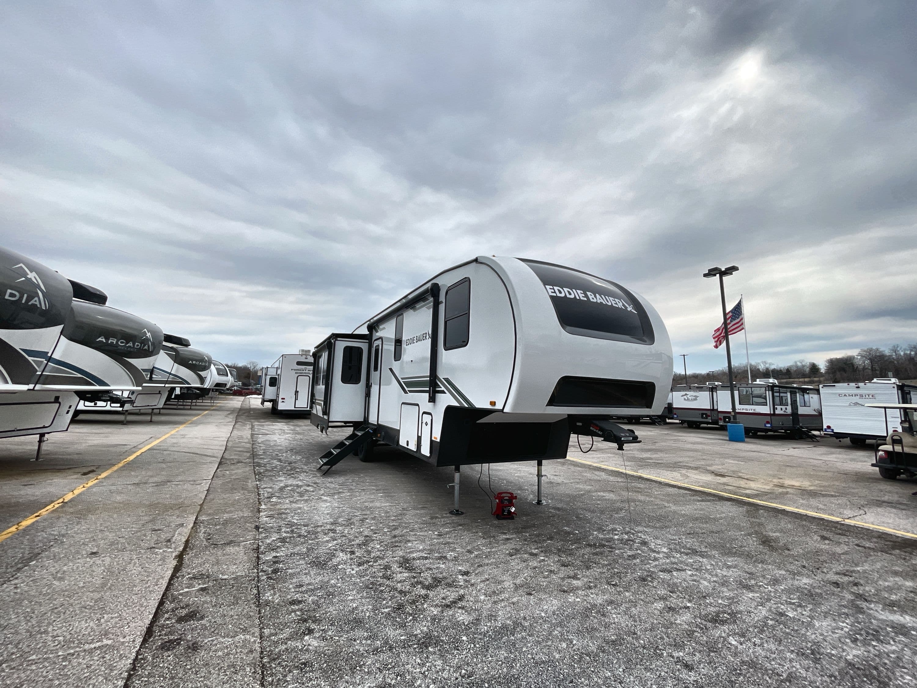 2025 Heartland Eddie Bauer Signature 3101Rl