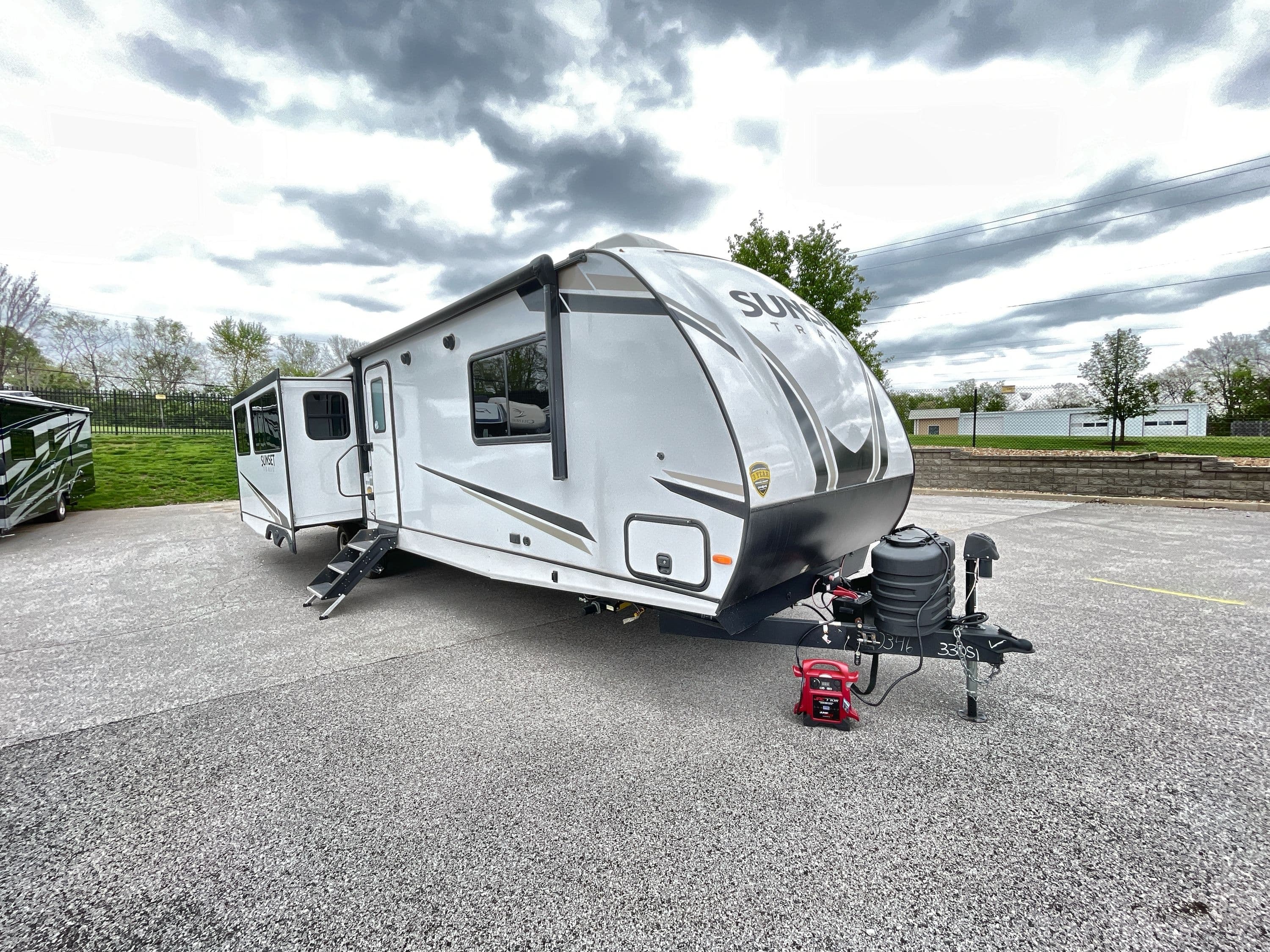 2024 CrossRoads Sunset Trail 330Si