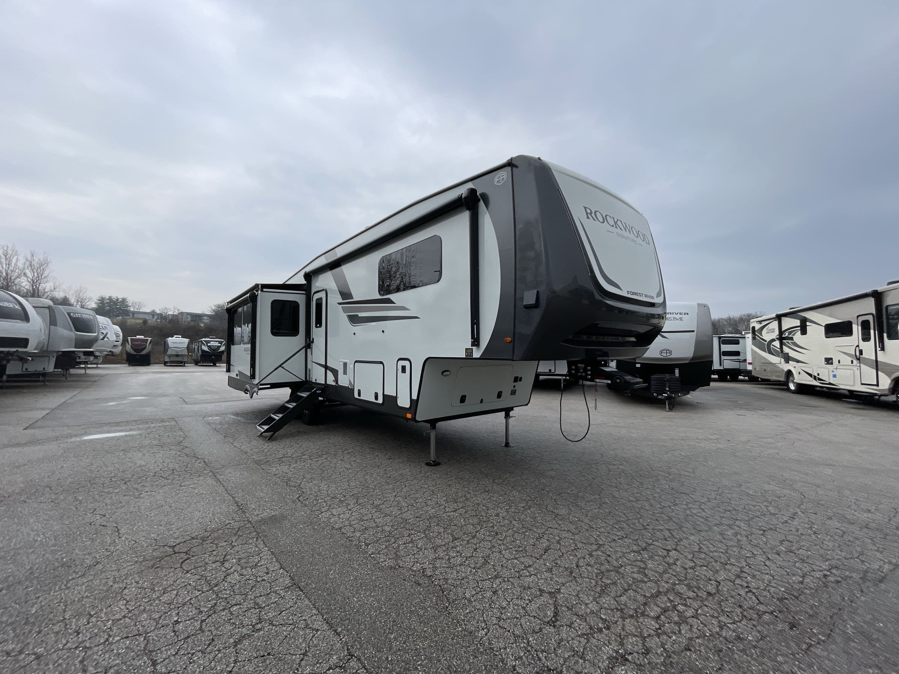 2026 Forest River Rockwood Signature 361Rls